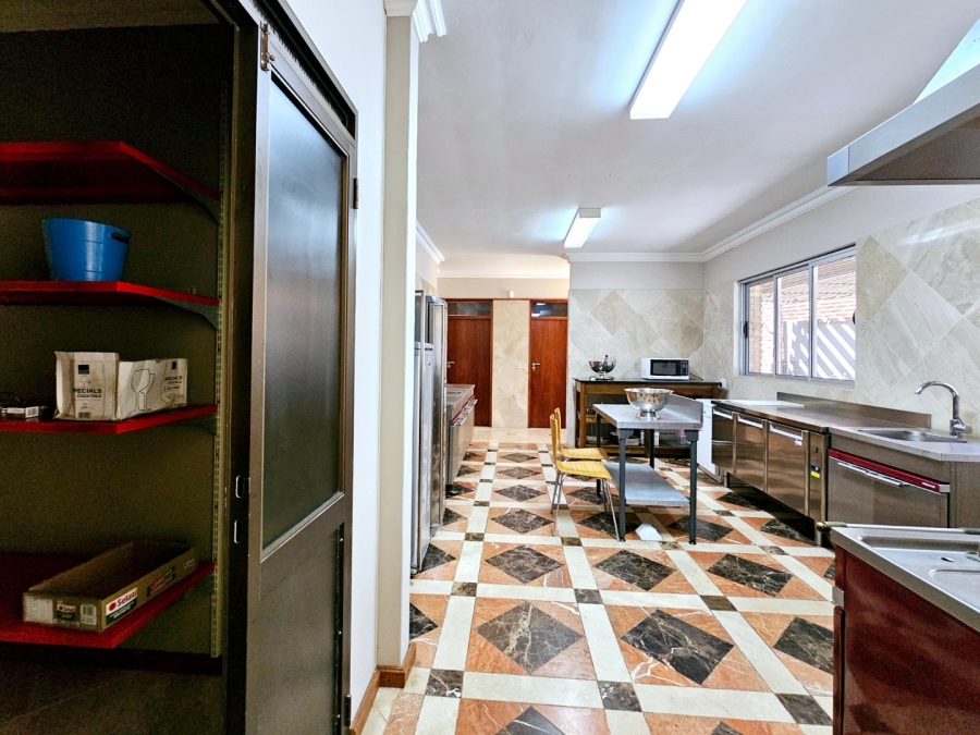 8 Bedroom Property for Sale in Waverley Free State